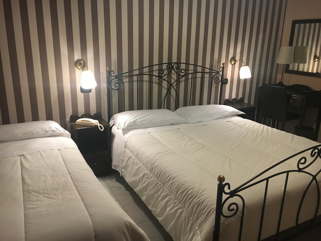 Hotel Degli Amici Πομπηία Εξωτερικό φωτογραφία