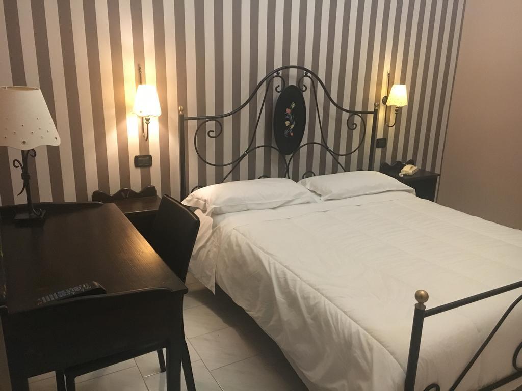 Hotel Degli Amici Πομπηία Εξωτερικό φωτογραφία