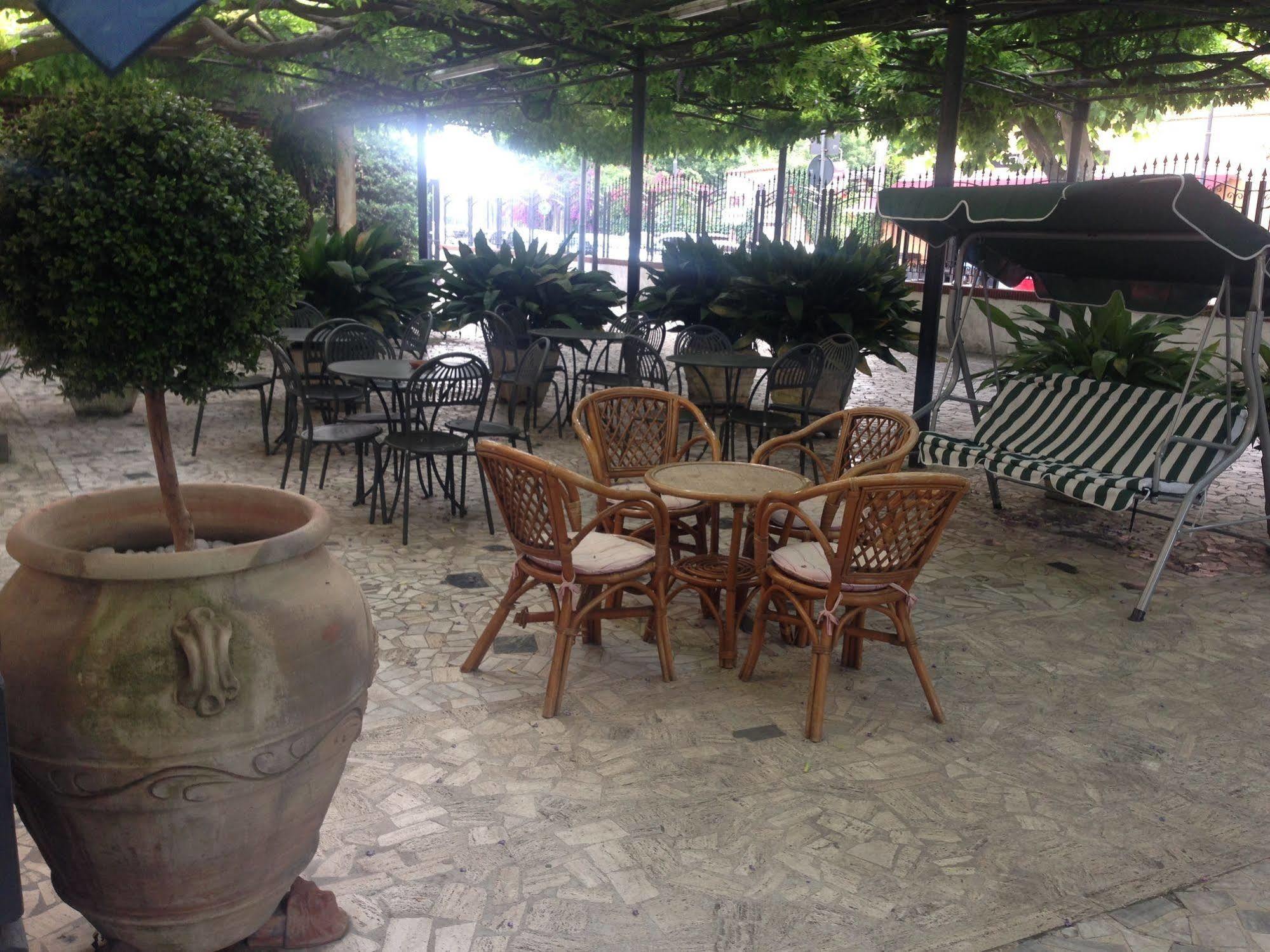 Hotel Degli Amici Πομπηία Εξωτερικό φωτογραφία