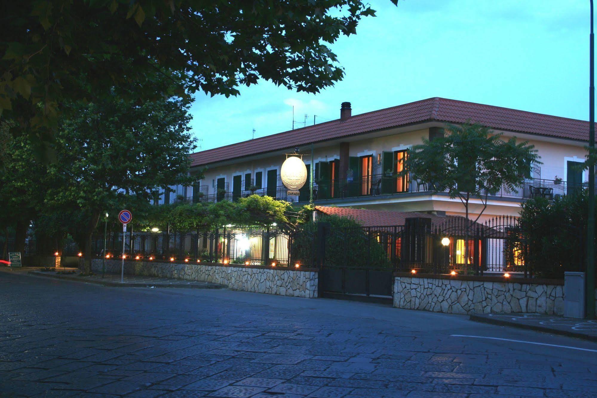 Hotel Degli Amici Πομπηία Εξωτερικό φωτογραφία