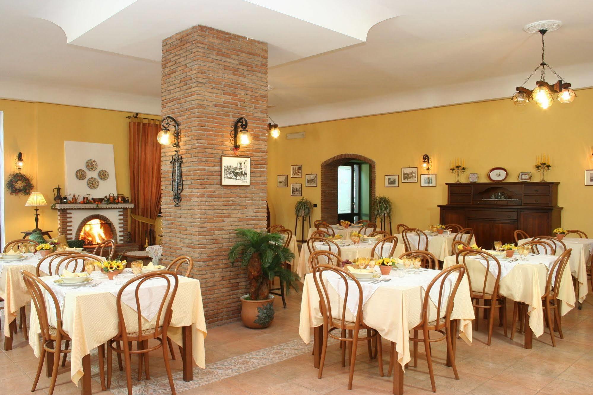 Hotel Degli Amici Πομπηία Εξωτερικό φωτογραφία