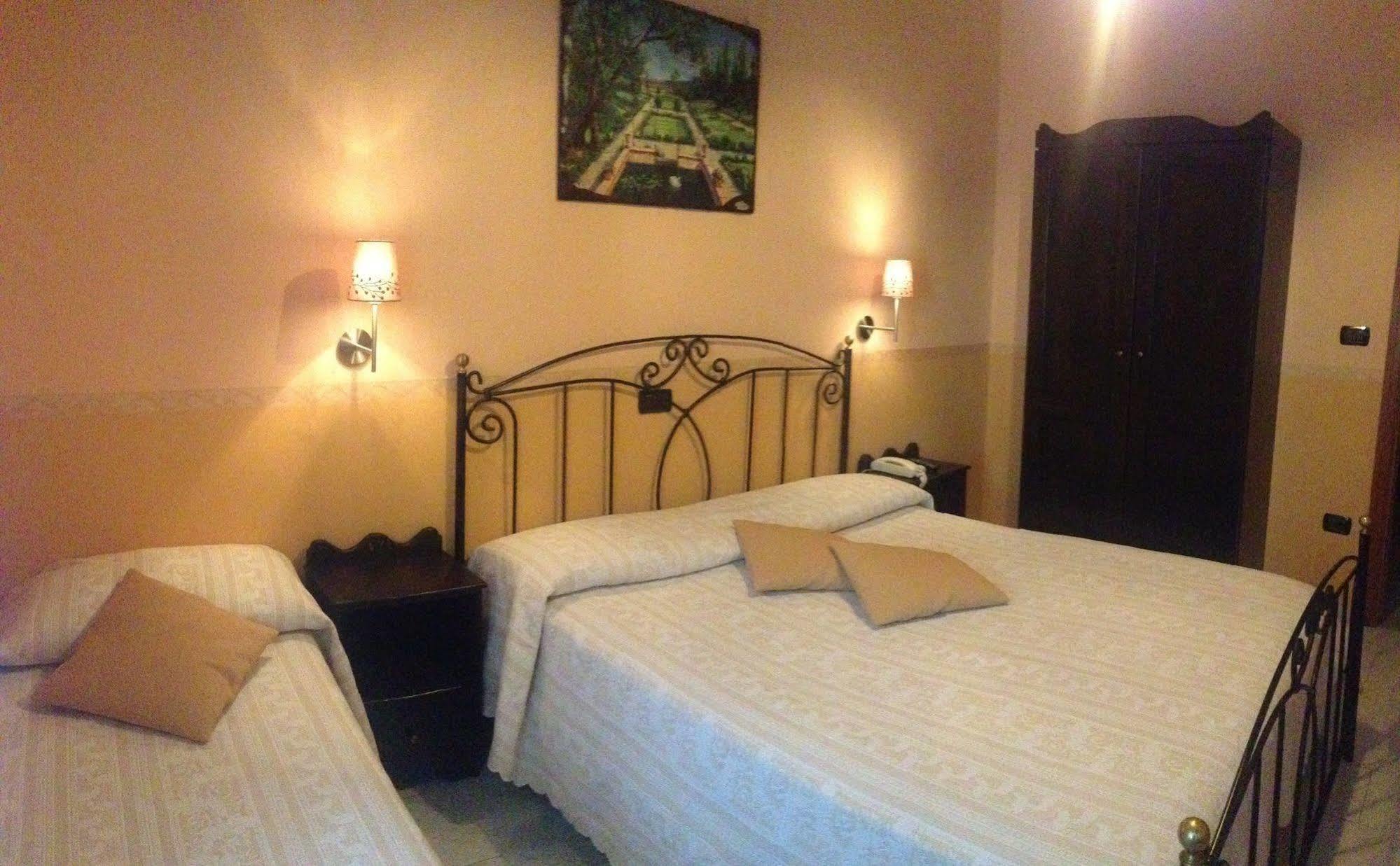 Hotel Degli Amici Πομπηία Εξωτερικό φωτογραφία