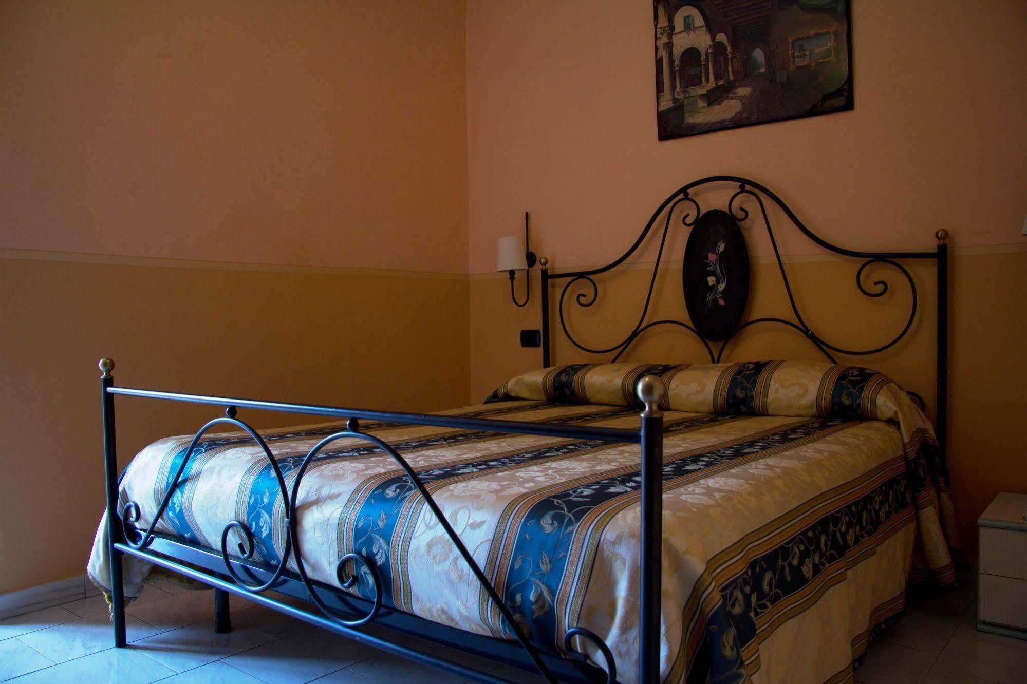 Hotel Degli Amici Πομπηία Εξωτερικό φωτογραφία