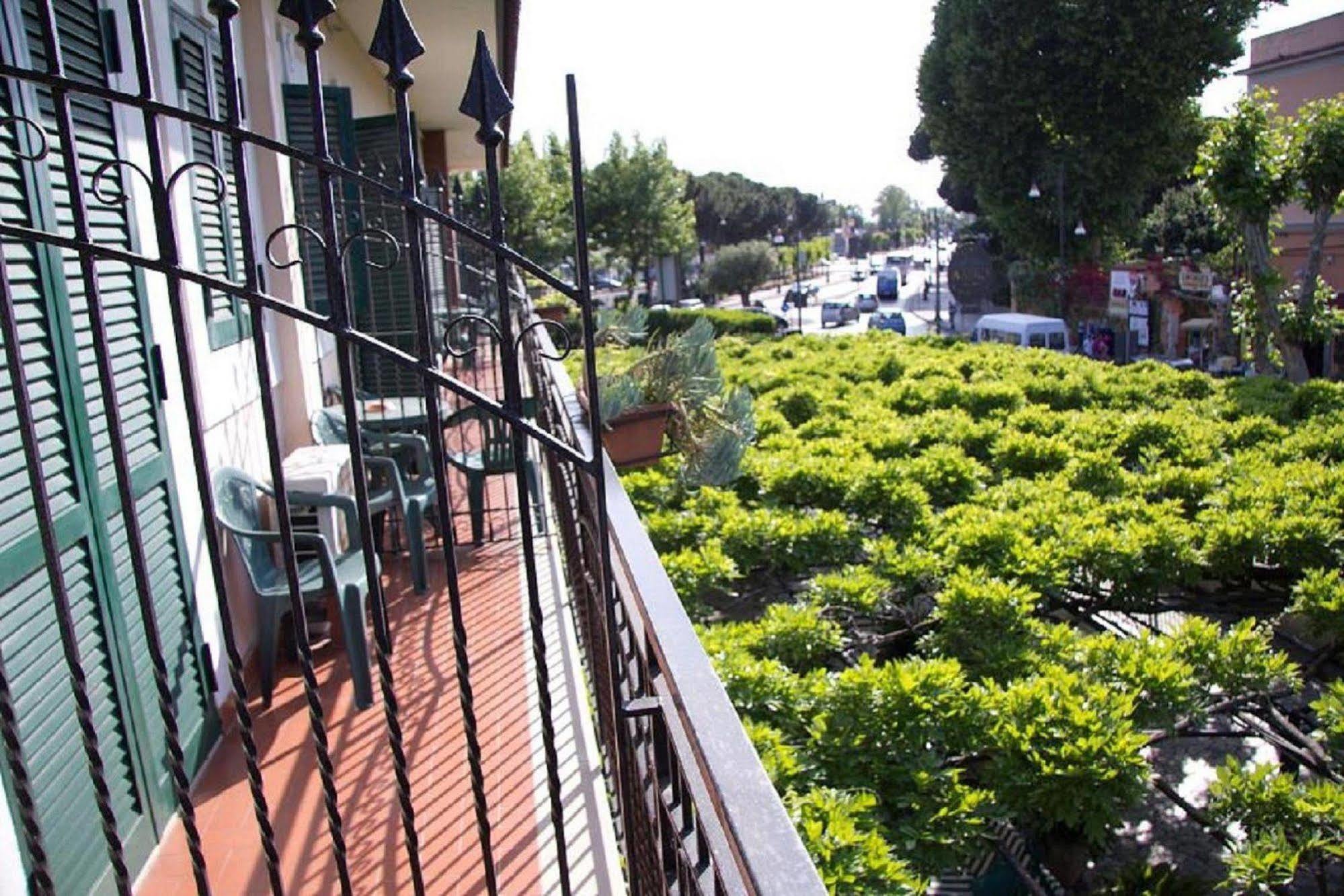 Hotel Degli Amici Πομπηία Εξωτερικό φωτογραφία