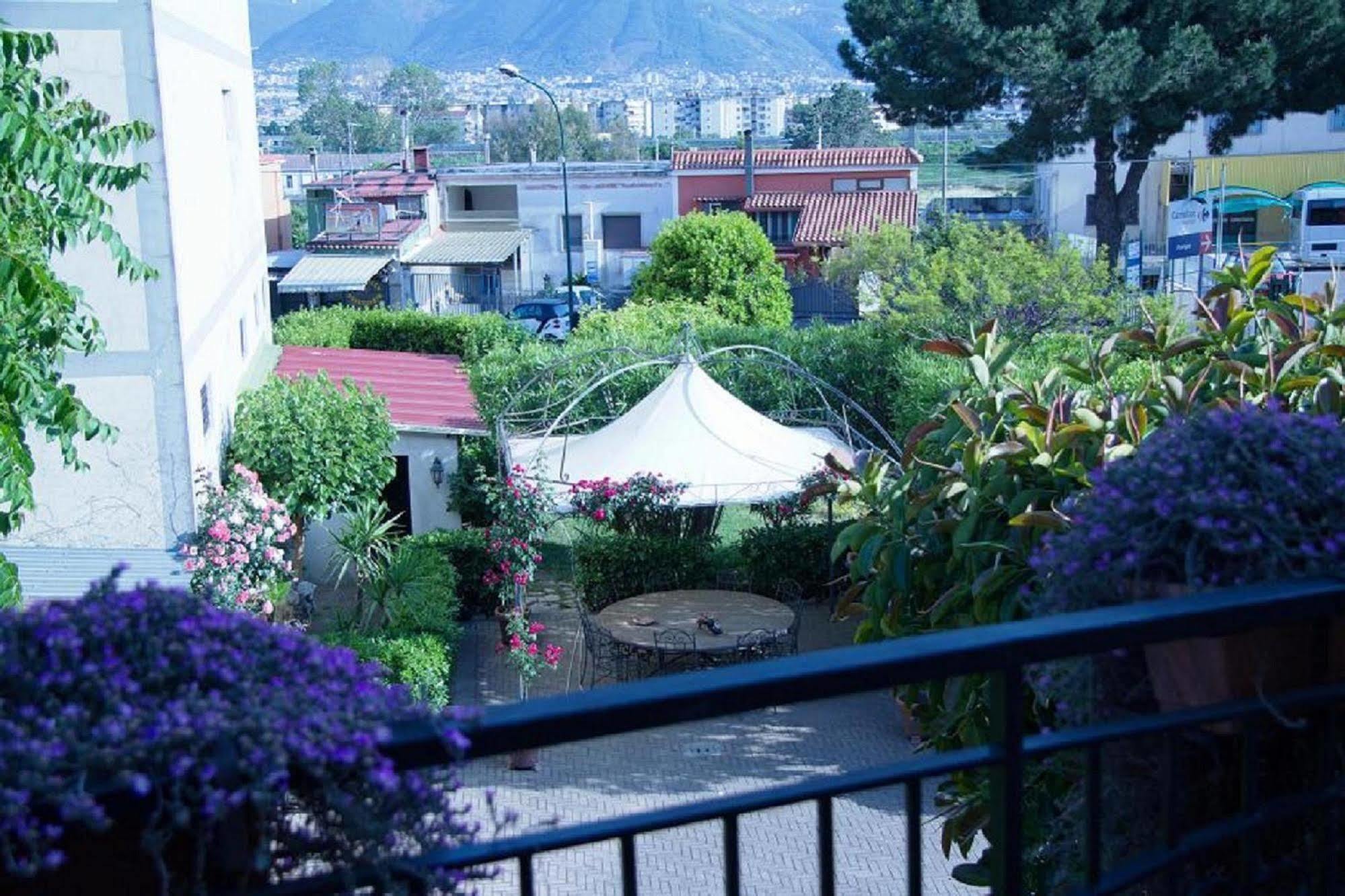 Hotel Degli Amici Πομπηία Εξωτερικό φωτογραφία