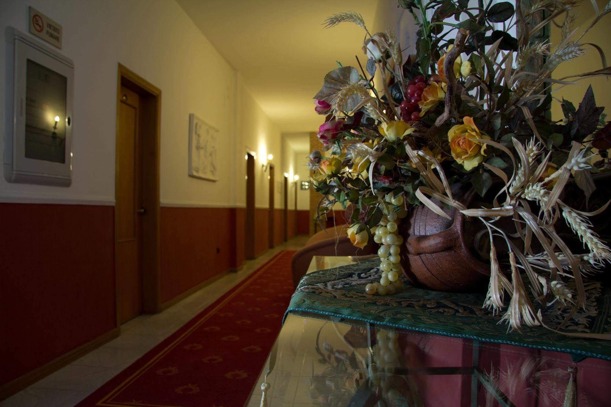 Hotel Degli Amici Πομπηία Εξωτερικό φωτογραφία